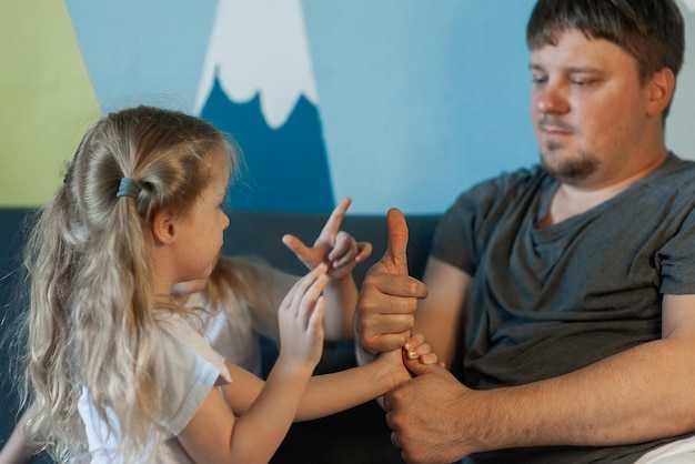 Некоторые родители используют токсичный язык, пытаясь контролировать и манипулировать поведением ребенка, ошибочно полагая, что так укрепят дисциплину и последовательность. Они могут считать, что чрезмерная критика и унижение помогут детям стать 